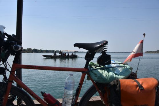 Mekongüberfahrt ans westliche Ufer